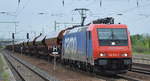 Raildox GmbH & Co. KG mit der SBB Cargo  482 035-3  [NVR-Nummer: 91 85 4482 035-3 CH-SBBC] und einem Ganzzug Schüttgutwagen mit Schwenkdach (Düngemittel) am 08.07.19 Bahnhof Flughafen Berlin-Schönefeld.