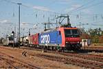 Einfahrt am Nachmittag des 19.09.2018 von Re 482 021-3 mit einem Containerzug nach Italien, den sie seit aachen West bespannte, in den Badischen Bahnhof von Basel in Richtung Rangierbahnhof Muttenz.