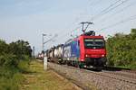 Mit einem Containerzug nach Italien fuhr am Nachmittag des 24.05.2019 die Re 482 017-1 beim Hp. Buggingen über die Rheintalbahn in Richtung Basel.