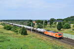 482 049-4 Mikail fährt mit einem Kesselwagenzug über die Schnellfahrstrecke von Stendal in Richtung Rathenow.