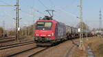 SBB 482 009-8 rollt am 23.03.2022 mit ihrem Kesselzug von Stuttgart Hafen nach Karlruhe Gbf kommend in ihren Zielbahnhof ein.