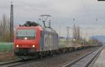 482 021-3 der SBB-Cargo fhrt mit ihrem Gterzug durch den Bahnhof Ladenburg Richtung Mannheim-Friedrichsfeld.