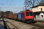 482 048 mit dem Mllzug am 17.01.2009 in Aling.