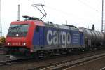 SBB Cargo 482 045-2 mit Werbung  SBB Cargo stellt ein  am 3.2.09 in Duisburg-Bissingeim