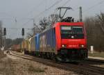 482 043, 185 514 und ES 64 U2 012 mit einem Gterzug von TXL am 04.04.2009 in Aling.