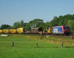 482 020-5 ist mit einem Bauzug unterwegs in Richtung Sden. Aufgenommen am 19.07.2010 bei Hermannspiegel.