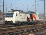 482-009 der SBB Cargo mit Holcim Werbung am 14.1.2006 in Worms Hbf etwa 30 Mintuen spter wurde die Lok aufgerstet und fuhr in Richtung Mannheim weg.