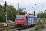 482 016-3 der SBB-Cargo rangiert am 11/06/2011 in Aachen-West, wo sie einen gemischten Gterzug bernimmt. Aufgenommen vom Bahnsteig aus.