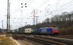 482 013-0 von der SBB Cargo kommt aus Richtung Aachen-West,Kln-Sd mit einem langen Containerzug aus Antwerpen-Oorderen(B) nach Gallarate(I)  und fhrt durch Kln-Gremberg in Richtung Koblenz bei