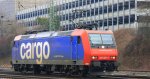 482 025-4 von der SBB Cargo rangiert in Aachen-West bei Sonne und Wolken am 6.4.2013.