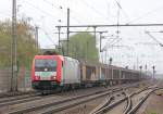 482 042-9 mit H-Wagen-Ganzzug aus Richtung Seelze kommend in Hannover-Linden/Fischerhof. Aufgenommen am 27.04.2013.