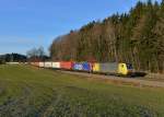 189 926 + Re 482 045 mit einem Ekol-KLV am 24.12.2013 bei Hufschlag.