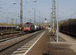 SRI/SBB: Ein Güterzug von SBB Cargo International mit der 482 019-7 anlässlich einer seltenen Begegnung mit der SRT 151 124-5 (ehemals DB) in Weil am Rhein am 31. Oktober 2015.
Foto: Walter Ruetsch