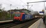 482 004-9 von SBB Cargo  kommt durch Aachen-Schanz mit einem langen Containerzug aus Antwerpen-Oorderen(B) nach Gallarate(I) aus Richtung Aachen-West und fährt in Richtung Aachen-Hbf,Aachen-Rothe-Erde,Stolberg-Hbf(Rheinland)Eschweiler-Hbf,Langerwehe,Düren,Merzenich,Buir,Horrem,Kerpen-Köln-Ehrenfeld,Köln-West,Köln-Süd.
Bei Sonne und Regenwolken am Nachmittag vom 17.11.2015.