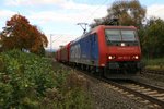 Am 16.10.2014 hatte die 482 012-2 auf ihrer Fahrt nach Süden nur drei Novelis Schiebeplanwagen am Haken. Ein modellbahntauglicher Güterzug. Aufgenommen in Wehretal-Reichensachsen.