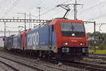 Doppeltraktion, mit den Loks 484 009-6 und 484 018-7, durchfährt den Bahnhof Pratteln.