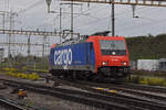 Re 484 006-2 durchfährt am 21.10.2022 solo den Bahnhof Pratteln.