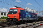 Re 484 011-2 durchfährt am 07.06.2023 den Bahnhof Pratteln.