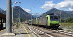 485 020-2 und 485 013-7 beide von BLS kommen mit der rollenden Landstraße aus Freiburg-(Brsg) Rbf(D) nach Novara Boschetto)(I) und rollen in den Bahnhof von Domodossola(I) ein.