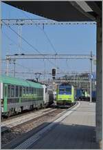 Kurz darauf treffe ich wieder auf die BLS Re 485 009, die den RoLa Zug in Spiez verlassen hat und die Traktion der BLS 186 905 (91 80 6 186 905-6 D-BLSC) bis nach Freiburg alleine überlässt.