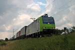 Am 28.08.2013 bespannte die BLS Cargo Re 485 001-2  Haltingen  eine RoLa (Rollende Landstraße) von Novara nach Freiburg (Brsg) Gbf.