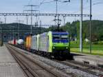BLS - 485 004-6 mit 486 506-9 vor Güterzug unterwegs im Bahnhof Wynigen am 20.05.2014