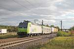 Re 485 007-9 am Abend des 05.10.2017 mit einer RoLa (Novara Boschetto - Freiburg (Brsg) Rbf) bei Buggingen und hatte nur noch wenige Kilometer vor sich.