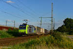 Am 28.07.2020 ist 485 003 (BLS Cargo) bei Köln (Porz-Wahn) mit einem  CargoBeamer  auf dem Weg nach Norden.