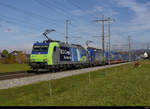 BLS - Loks 485 006-1 + 193 495 vor Güterzug unterwegs in Richtung Bern bei Lyssach am 31.10.2020