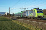 RoLa Freiburg Brsg Rbf - Novara Boschetto mit der BLS Re 485 001 bei Herzogenbuchsee am 24. Januar 2024.
Besondere Beachtung gilt dem Leermaterialzug.
Foto: Walter Ruetsch