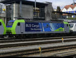 BLS - Lok 485 013-7 abgestellt im Bahnhofsareal von Spiez am 28.02.2021