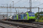 Doppeltraktion, mit den BLS Loks 485 008-7 und 485 009-5 durchfährt den Bahnhof Pratteln.