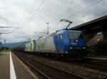 BR 185 535 und eine Re 485 kesseln mit einem Tankzug am 08.07.2008 durch Deitingen.