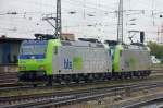 BLS Re 485 006 und Re 485 010 auf eiligem Rad bei Durchfahrt Basel-Bad am 12. August 2008.