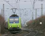 Re 485 017-8 mit einem Mischer Richtung Basel am Abzweig Leutersberg 22.12.08