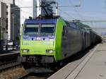 BLS - Loks 485 002-0 + 185 ... mit Güterzug bei der durchfahrt im Bahnhof Prattelen am 05.05.2014