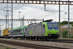 Re 485 016-0 durchfährt den Bahnhof Pratteln. Die Aufnahme stammt vom 05.09.2016.