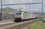 Doppeltraktion, mit den BLS Loks 486 506-8 und 486 509-3 durchfahren den Bahnhof Gelterkinden.