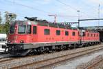 Re 620 054-7  Villeneuve  und Re 620 041-4  Moutier  warten am 09.08.2018 im Bahnhof Bülach auf neue Aufgaben.