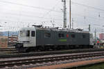 Railadventure Lok Re 620 003-4 (ex SBB) steht auf einem Abstellgleis beim badischen Bahnhof.
