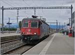 Die SBB Re 6/6 11683 (Re 620 083-6)  Amsteg Silenen  fährt als Lokzug durch Prilly Malley in Richtung Lausanne.