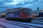 Am frühen Morgen des 30.1.2015 rangiert die Re 620 088-5  Linthal  im Bahnhof Singen(Htw) vor dem Maggiwerk.