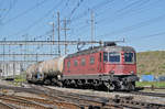 Re 6/6 11603 durchfährt den Bahnhof Pratteln. Die Aufnahme stammt vom 24.04.2017.