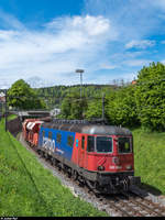 Re 6/6 11658  Auvernier  mit einem Kieszug aus Hüntwangen-Wil bei der Ausfahrt aus dem Bahnhof Winterthur Töss am 12. Mai 2017.