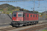 Re 620 036-4 durchfährt den Bahnhof Gelterkinden. Die Aufnahme stammt vom 24.10.2017.