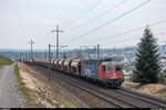 Re 6/6 11612  Regensdorf  mit einem Kieszug aus Hüntwangen-Wil am 20.