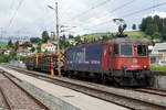 SBB CARGO: Re 6/6 im Jura.
Übermotorisierter Holzzug mit der xRail Re 620 088-5 Linthal in Tavannes am 7. Juni 2018.
Foto: Walter Ruetsch 