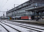 Nicht erkennbare Re 620 mit Kesselwagen anlässlich der Durchfahrt Solothurn-HB vom 9. Januar 2019.
Fotostandort Perron 4, Bildausschnitt Fotoshop.
Foto: Walter Ruetsch