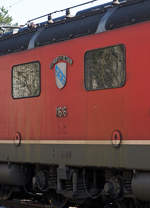 Re 620 016-6  ILLNAU-EFFRETIKON 
Am 18. März 2020 konnte die Re 620 016-5 in Gerlafingen beobachtet und fotografiert werden.
Hier handelt es sich um eine der wenigen Re 620 Lokomotiven mit zwei verschiedenen Wappen.
Foto: Walter Ruetsch