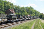 PANZERZÜGE DER Pz S/21.
Re 620 083-6  Amsteg-Silenen  Biel RB - Thun bei Busswil am 19. Mai 2020.
Foto: Walter Ruetsch 